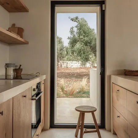 Casaluce, Design With Pool In Villa